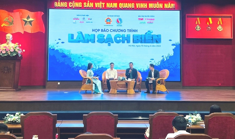 Chung tay hành động “Làm sạch biển”