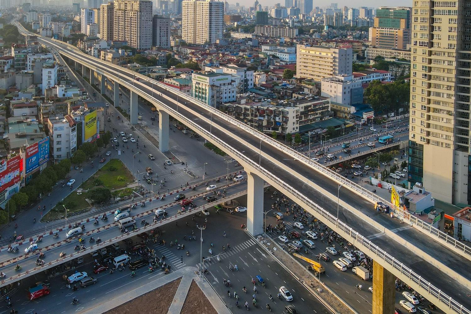 Toàn cảnh đường Vành đai 2 trên cao sắp thông xe vào đầu năm 2023