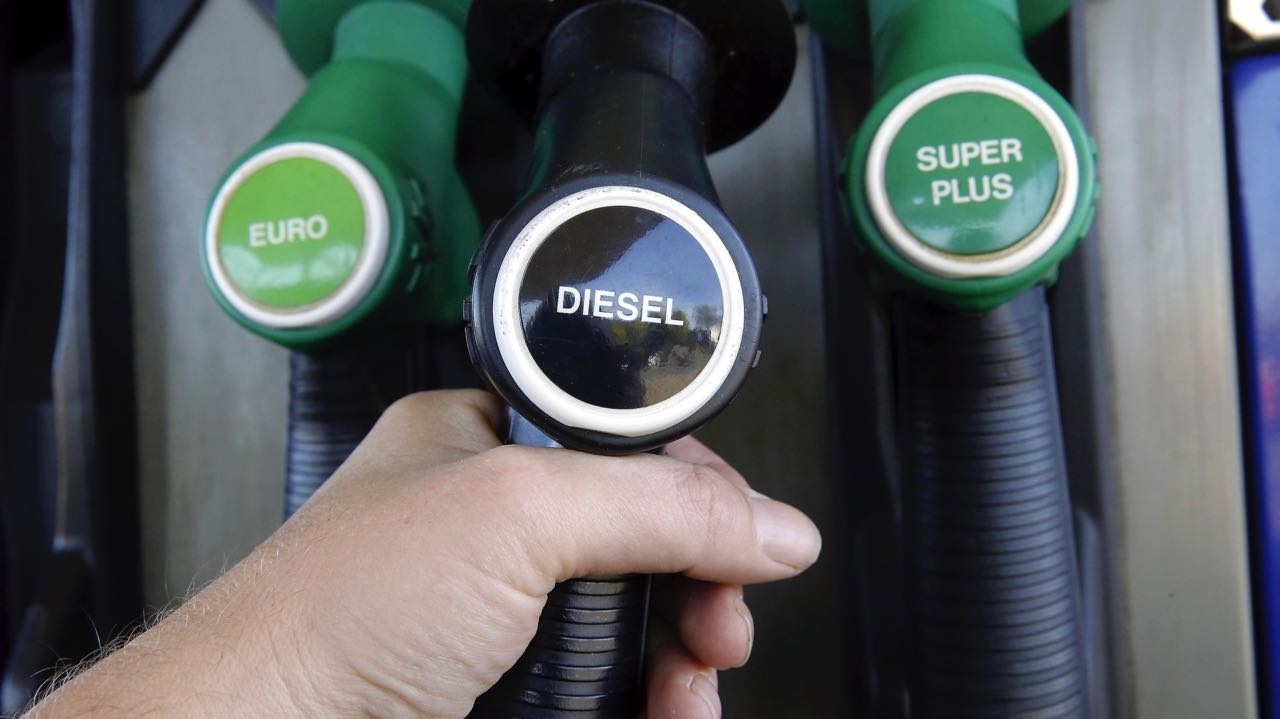 Tin Thị trường: Nga gỡ bỏ lệnh cấm xuất khẩu nhiên liệu diesel