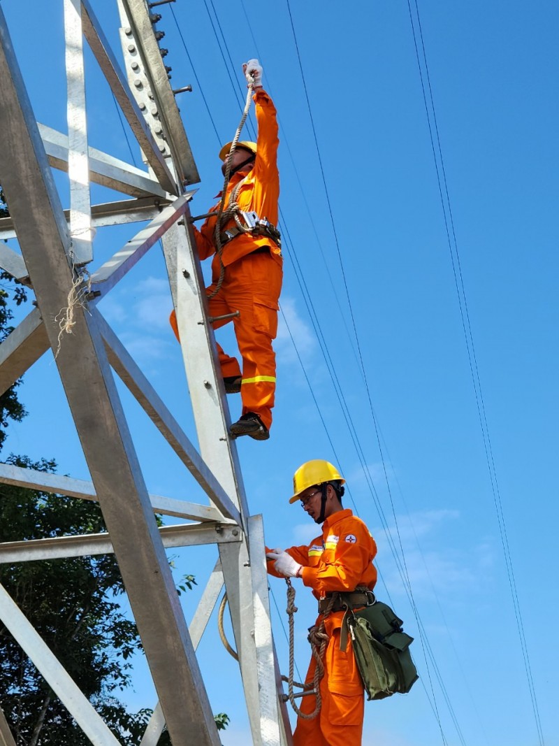 Bài 3: Kinh nghiệm thế giới và giải pháp cho Việt Nam trong phát triển năng lượng sạch