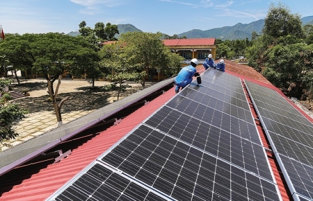 Cơ quan, doanh nghiệp nhà nước cần tiên phong đầu tư điện mặt trời mái nhà