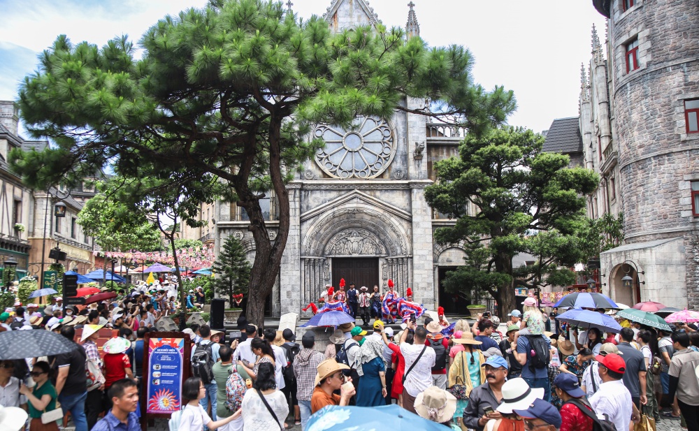 Sun World Ba Na Hills lần đầu tiên tổ chức Lễ hội Văn hóa Việt - Pháp