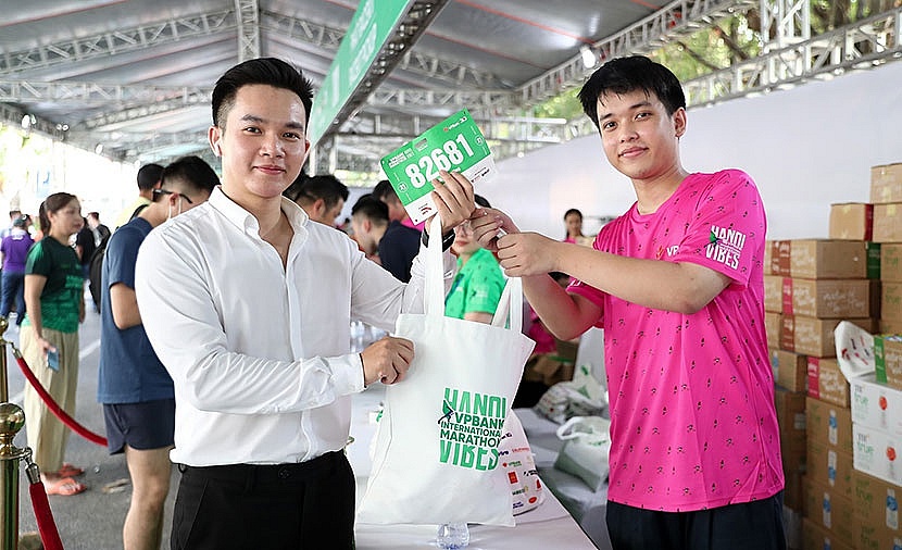 Hàng nghìn runner checkin nhận Bib VPIM 2023