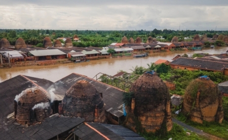 Nghề "cạp đất mà ăn" bên dòng Cổ Chiên