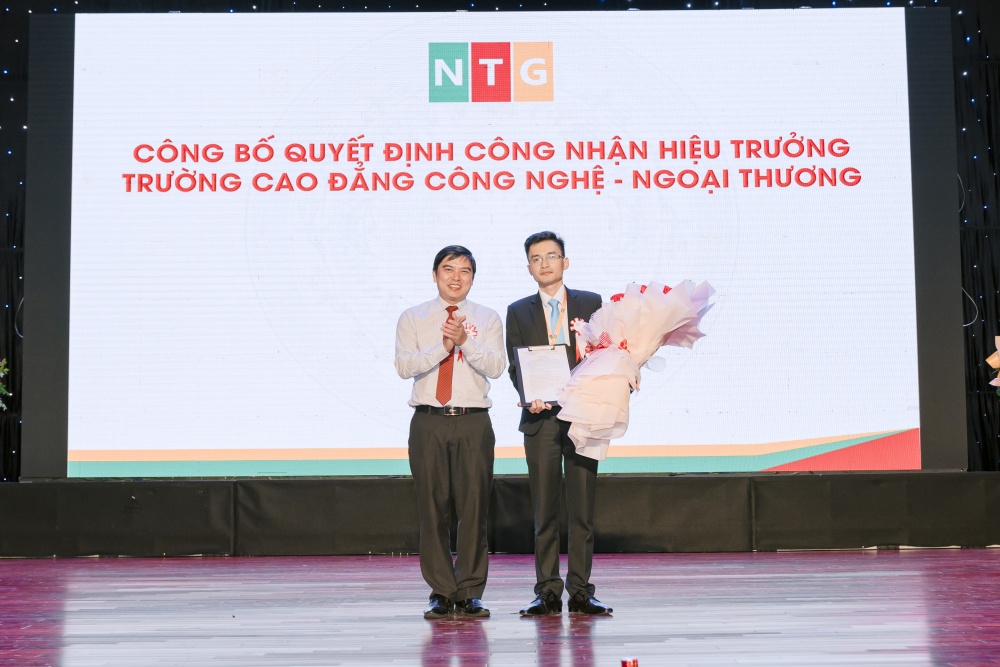 Đổi tên trường và bổ nhiệm nhiều chức danh lãnh đạo tại Trường Cao đẳng Công nghệ - Ngoại thương