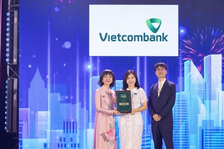 Vietcombank 8 năm liên tiếp là ngân hàng có môi trường làm việc tốt nhất  Việt Nam