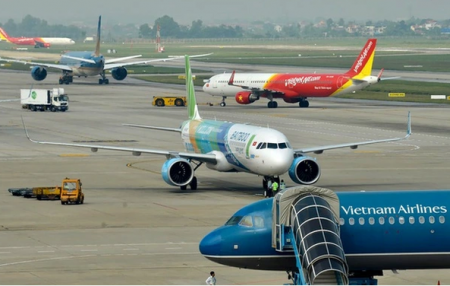 Tăng giá trần vé máy bay sẽ tác động tới các hãng hàng không và người dân thế nào?