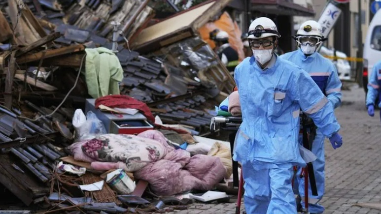 Động đất ở Nhật Bản: Gần 250 người mất tích, hy vọng về số người sống sót tắt dần