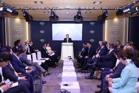 Thủ tướng kết thúc tốt đẹp chuyến công tác tham dự WEF Davos, thăm Hungary và Romania