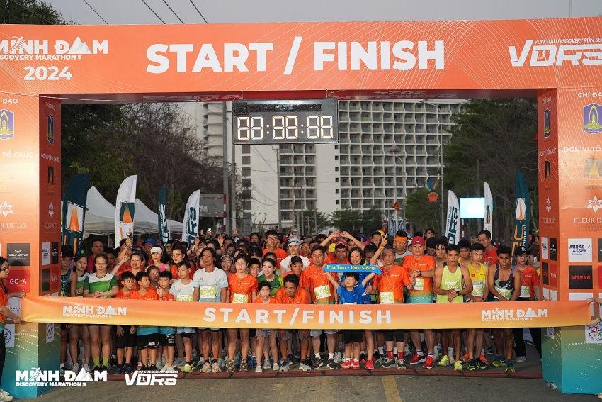Hơn 2.000 VĐV tham gia chinh phục đường chạy Minh Đạm Discovery Marathon 2024