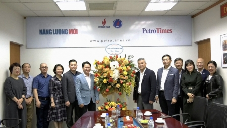 [PetroTimesTV] Lãnh đạo Petrovietnam chúc mừng Tạp chí Năng lượng Mới nhân kỷ niệm 13 năm ngày ra số đầu tiên