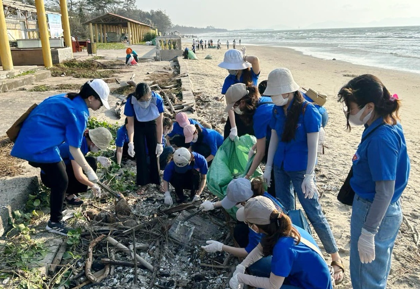 Tuổi trẻ Khối DNTW ra quân “Ngày Chủ nhật xanh” 2024