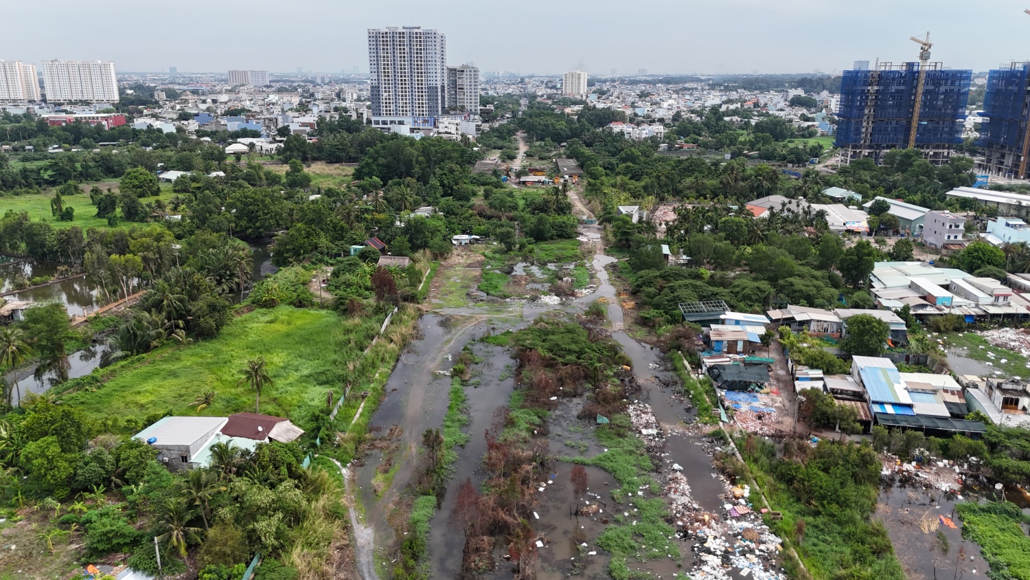 [Chùm ảnh] 14km đường Vành đai 2 TP HCM nhiều năm chưa được khép kín