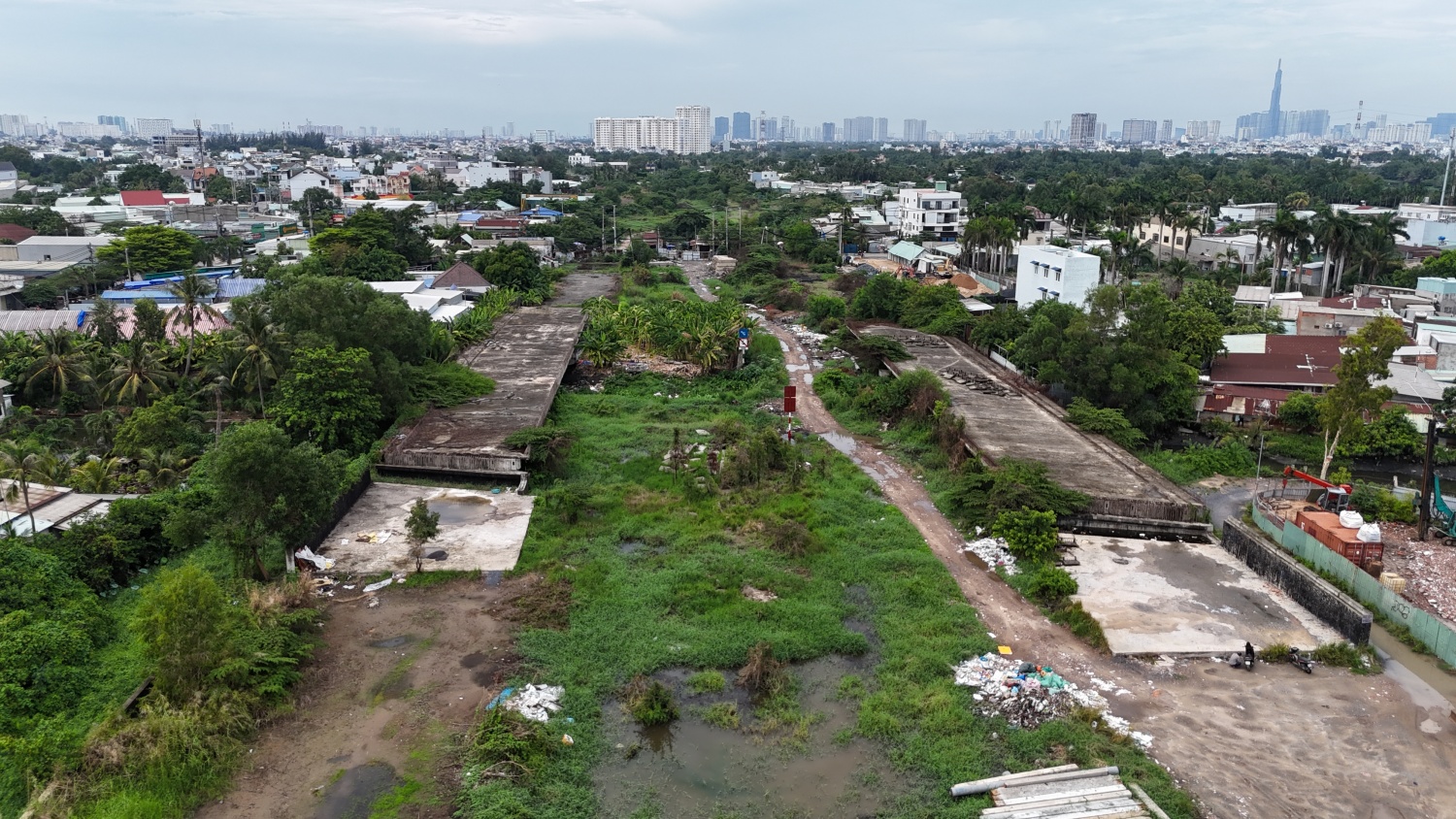 [Chùm ảnh] 14km đường Vành đai 2 TP HCM nhiều năm chưa được khép kín