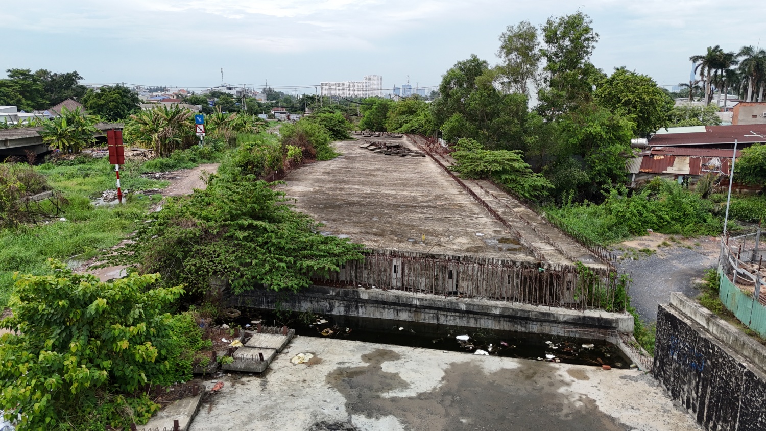 [Chùm ảnh] 14km đường Vành đai 2 TP HCM nhiều năm chưa được khép kín