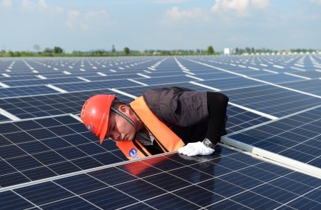 Nông dân Trung Quốc kiếm bộn nhờ bán điện mặt trời