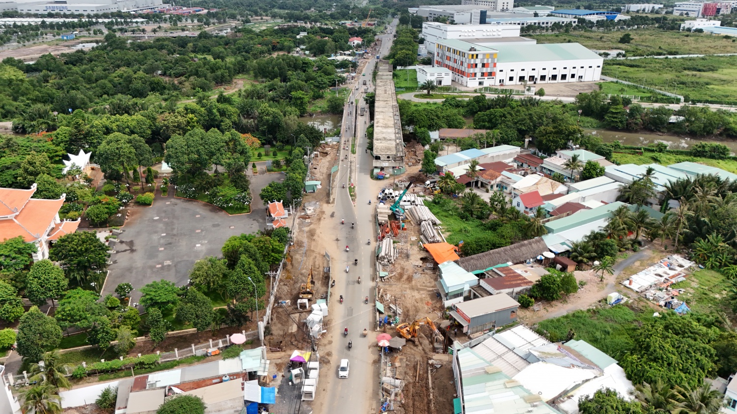 [Chùm ảnh] Hiện trạng cầu Tăng Long (TP HCM) sau khi tái khởi động