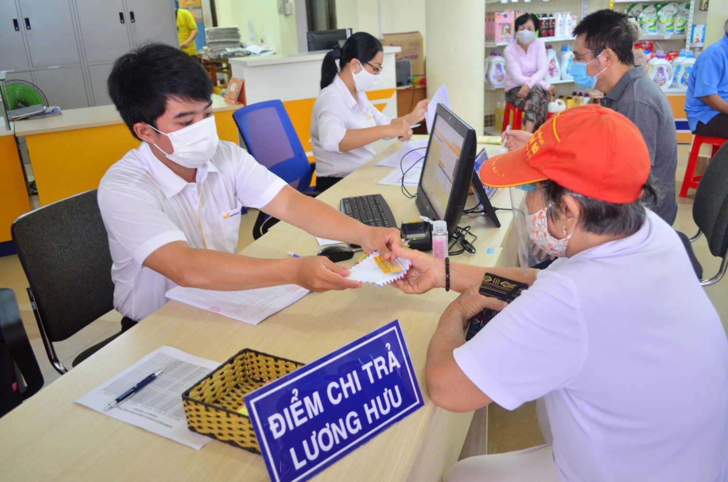 Quy định tại Dự thảo Luật Bảo hiểm xã hội (sửa đổi) đã bãi bỏ cách tính lương hưu của luật hiện hành - Ảnh minh họa