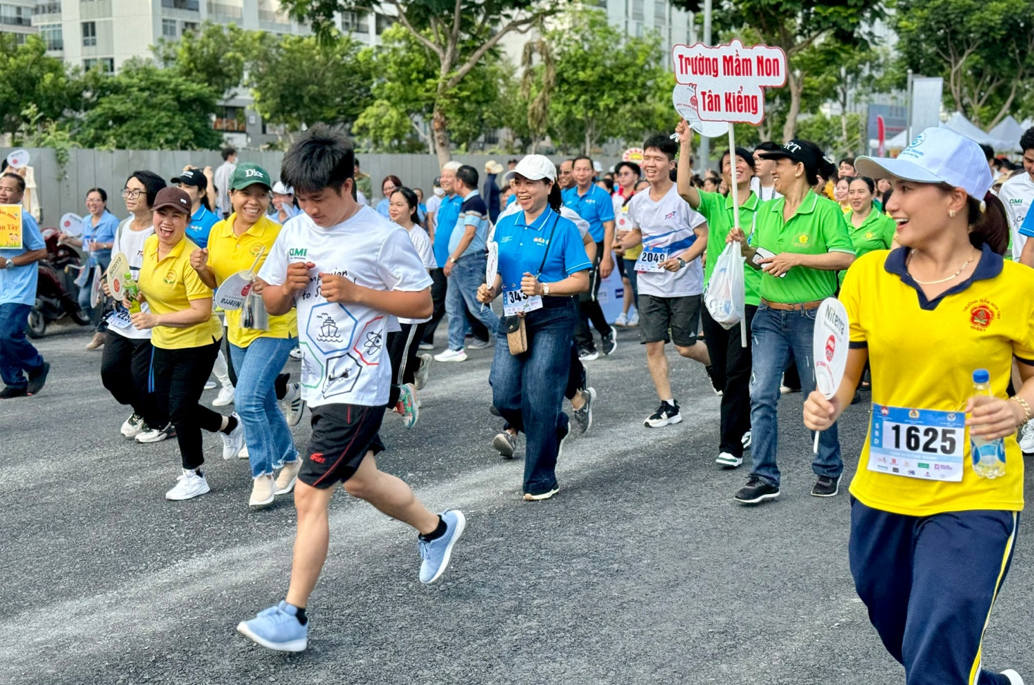 3.000 người chạy bộ gây quỹ cho người nghèo