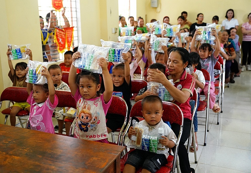 Vinamilk tổ chức nhiều hoạt động Trung thu cho trẻ em mọi miền