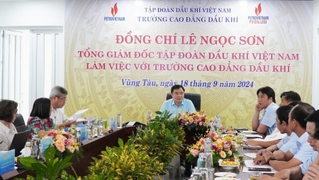 [PetroTimesTV] Tổng Giám đốc Petrovietnam Lê Ngọc Sơn làm việc với PV College