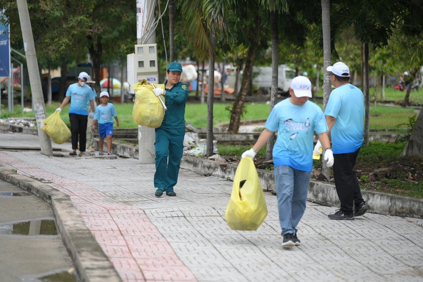 Ngày Quốc tế làm sạch bờ biển 2024 tại xã đảo Long Sơn