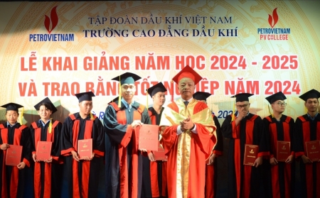 [PetroTimesTV] PV College khai giảng năm học mới 2024-2025 và trao bằng tốt nghiệp năm 2024