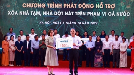 Agribank ủng hộ 100 tỷ đồng hưởng ứng đợt thi đua cao điểm hoàn thành xóa nhà tạm, nhà dột nát trên cả nước