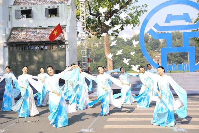 Văn hóa của Hà Nội phải là văn hóa của tương lai, của hòa bình thịnh vượng và phát triển. Ảnh: VGP/Nhật Bắc