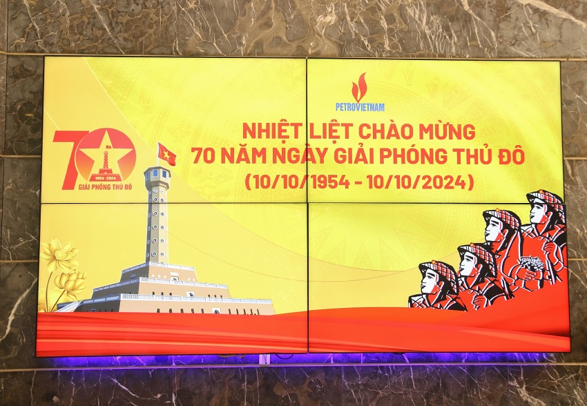 Không chỉ có tại nhiều con phố, tại nhiều đơn vị, cơ quan cũng hưởng ứng nhiệt tình ngày kỷ niệm đặc biệt này, trong đó Petrovietnam cũng là một trong những Tập đoàn hưởng ứng ngày này