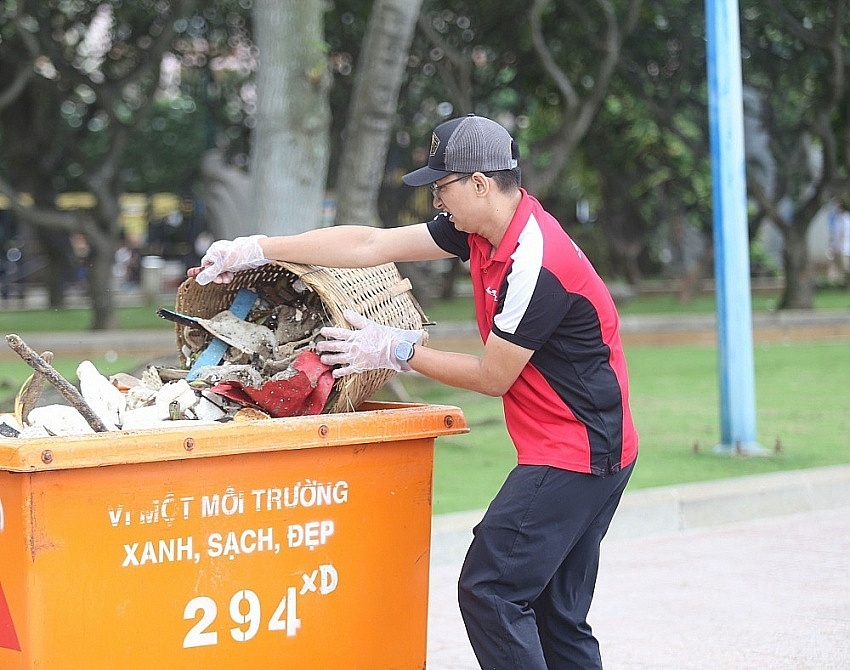 Hội thảo phân loại, thu gom, vận chuyển, xử lý chất thải rắn sinh hoạt tại các đảo và khu vực ven biển