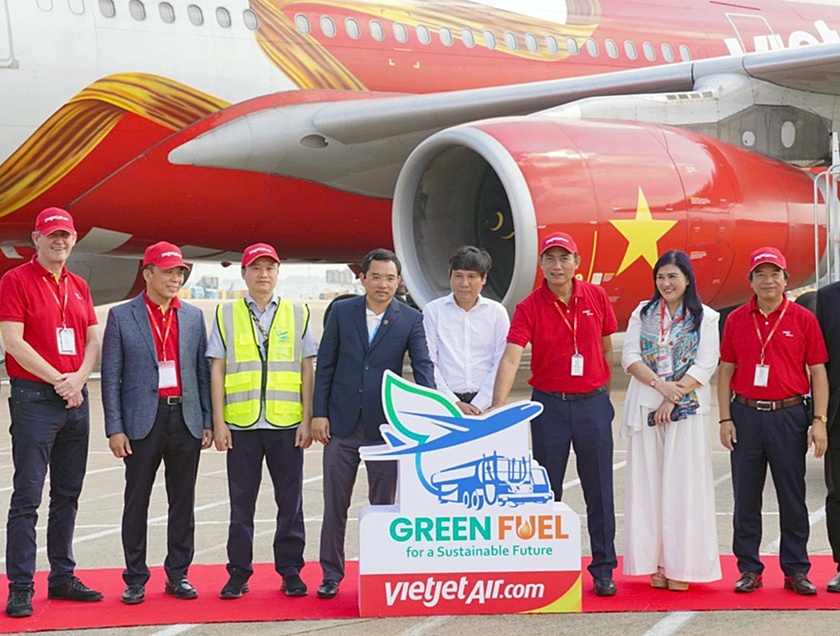 Vietjet tiên phong khai thác chuyến bay sử dụng nhiên liệu hàng không bền vững