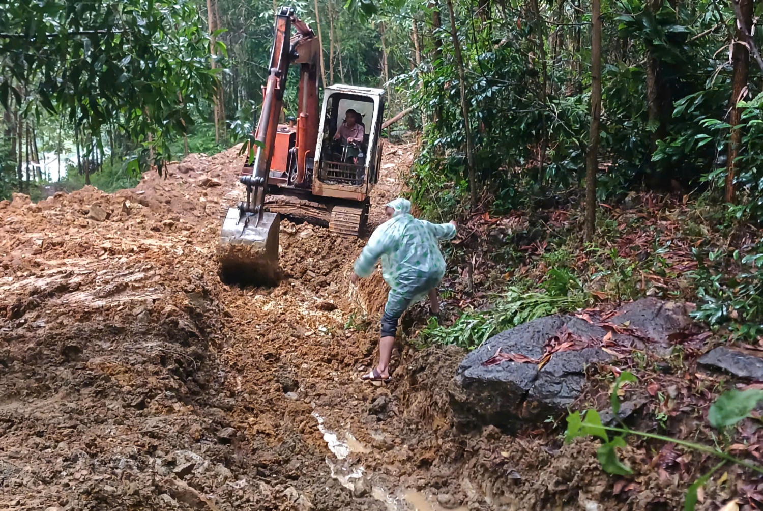 Các tỉnh miền Trung căng mình ứng phó bão số 6