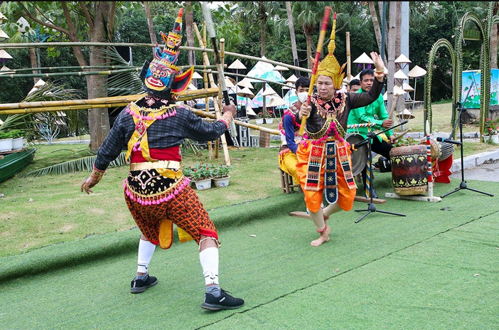 Tháng 11, “Về miền di sản tinh hoa và bản sắc”