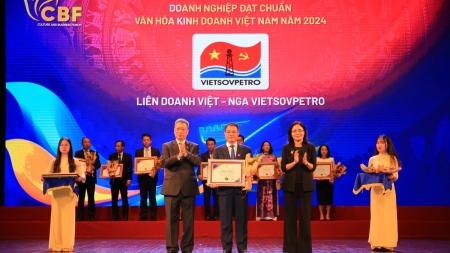 Petrovietnam có thêm 4 đơn vị đạt chuẩn văn hóa kinh doanh Việt Nam