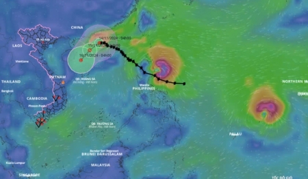 Bão Toraji suy yếu, tiếp tục có hai cơn bão rất mạnh gần Biển Đông