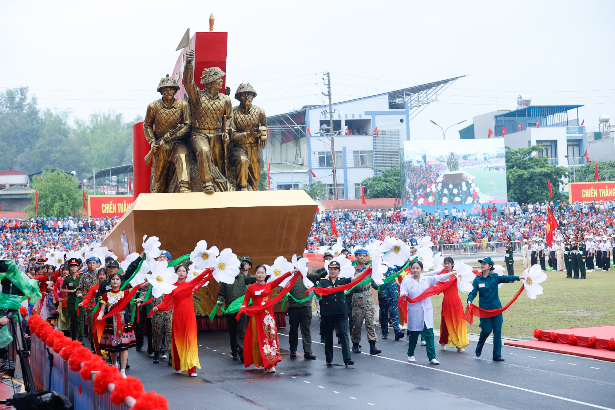 Bài 5: Đoàn kết bước vào kỷ nguyên mới của dân tộc