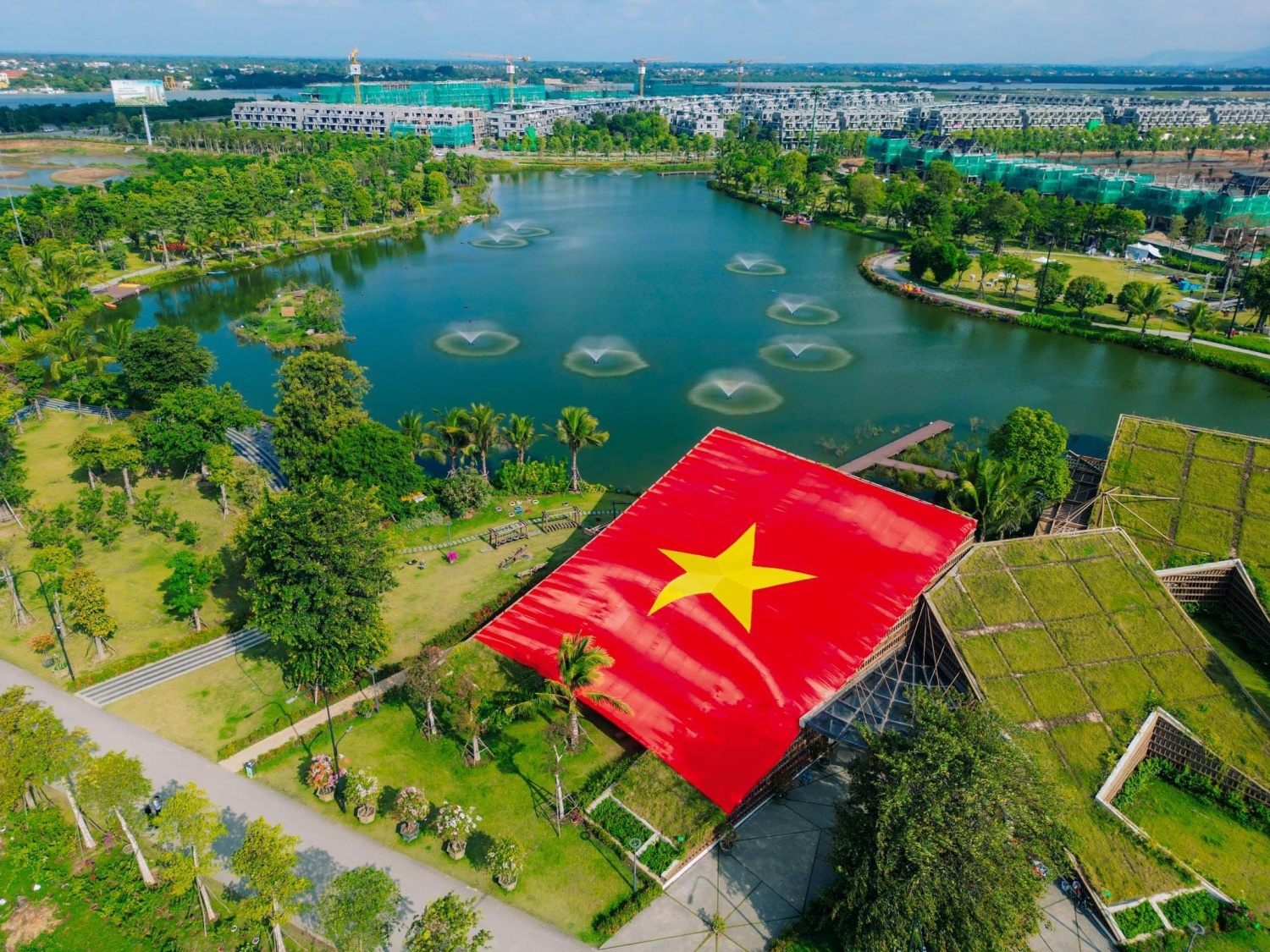 Nhà sáng lập Ecopark nhận cú đúp giải thưởng tại Việt Nam PropertyGuru 2024