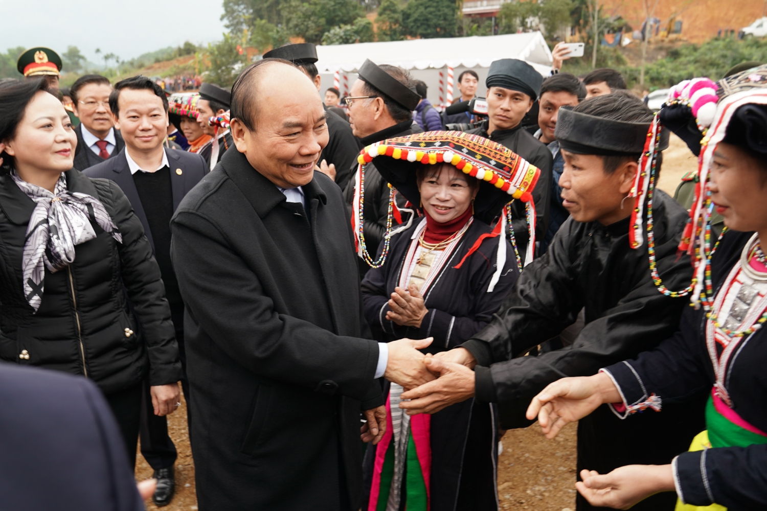 thu tuong phat dong tet trong cay doi doi nho on bac ho