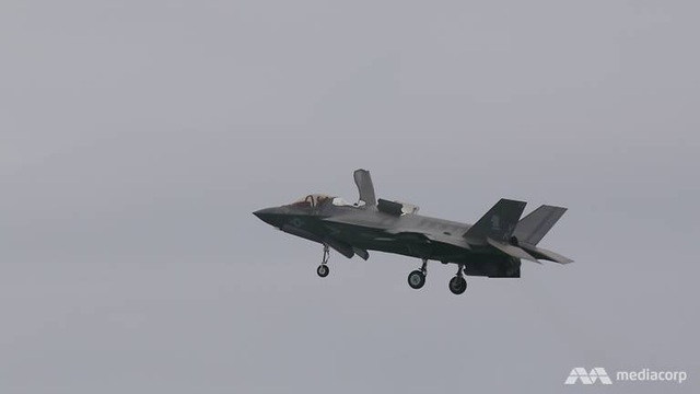 F-35B Mỹ phô diễn sức mạnh tại triển lãm hàng không Singapore