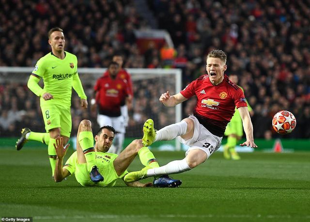 barcelona man utd canh bac tat tay