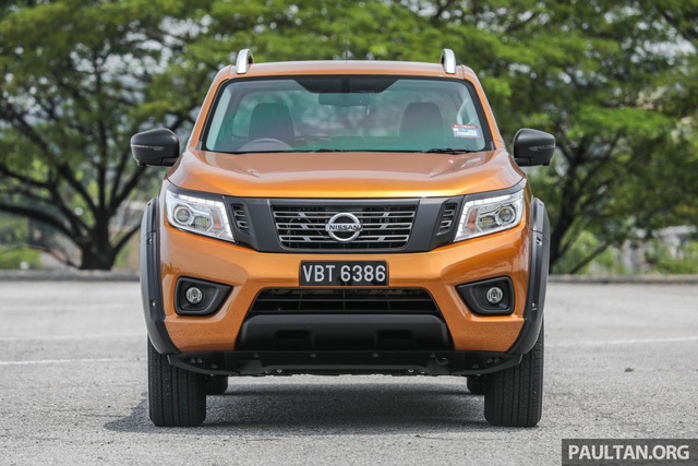 nissan navara them phien ban cao cap vl plus chot gia 29300 usd