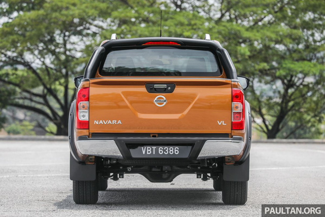 nissan navara them phien ban cao cap vl plus chot gia 29300 usd