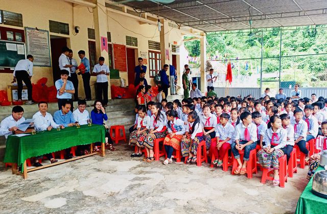 khai giang som o ngoi truong kho khan noi vung long ho thuy dien ban ve