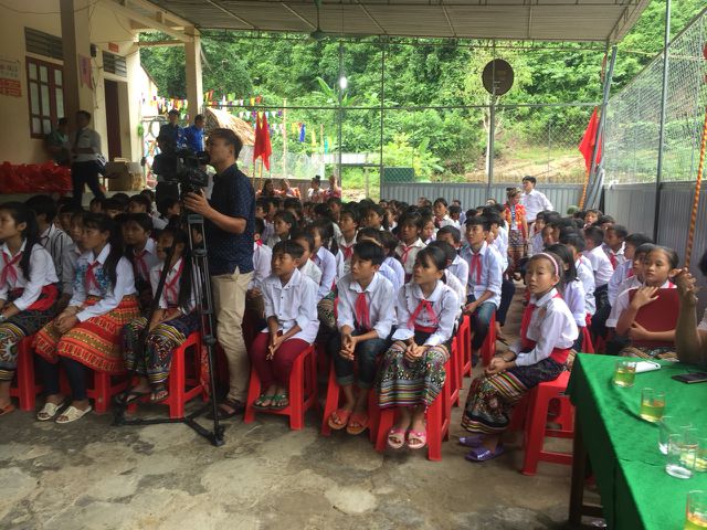 khai giang som o ngoi truong kho khan noi vung long ho thuy dien ban ve