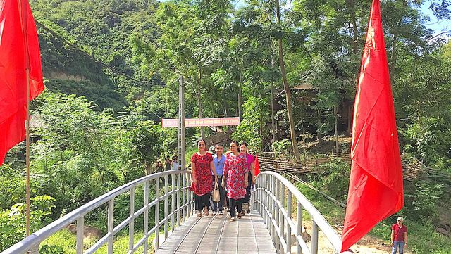 khai giang som o ngoi truong kho khan noi vung long ho thuy dien ban ve