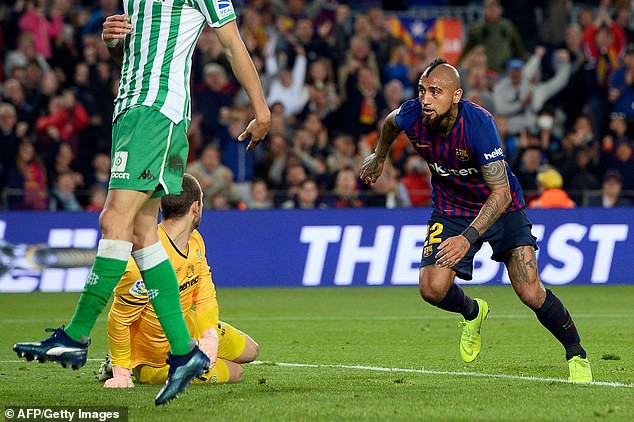 messi lap cu dup barcelona van thua soc betis