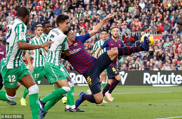 messi lap cu dup barcelona van thua soc betis