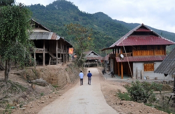 "Bản trắng" khát vọng hồi sinh