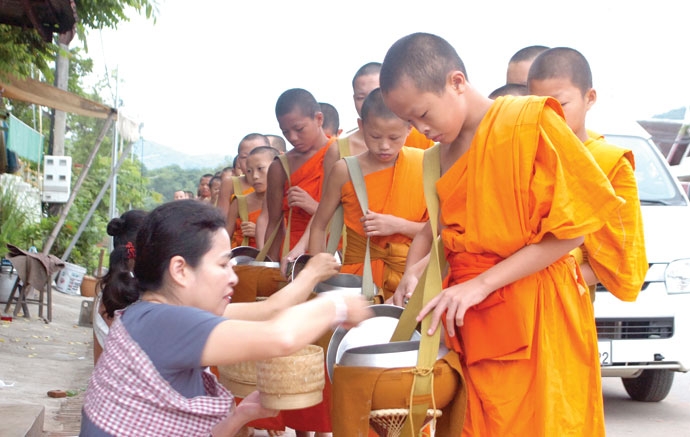 luy tram huong thanh pho phat vang